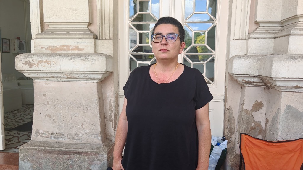 Posle pet dana protesta Kristina Demeter Filipčev prekinula štrajk glađu: „Ne želim da rizikujem zdravlje svoje dece zbog SNS politike“