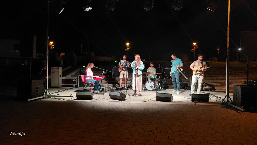 GrooveMerchants1