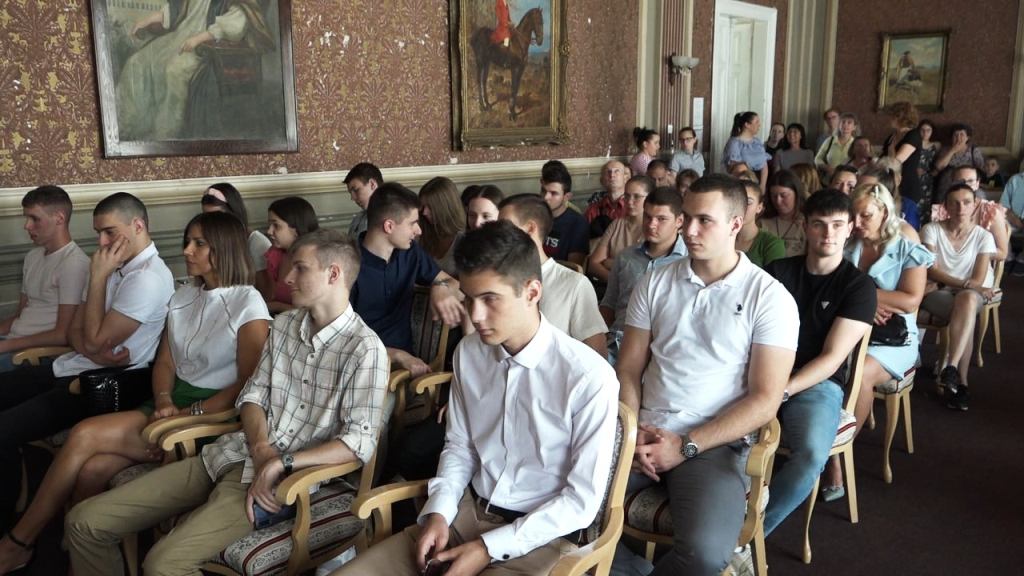 Opština Bečej nagradila najuspešnije učenike srednjih škola